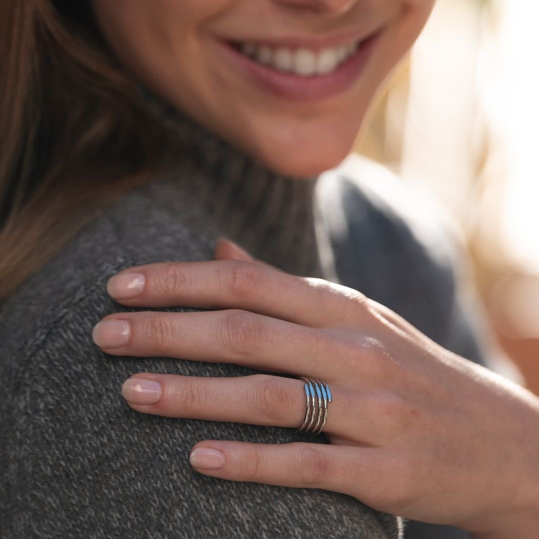 Bague NORA 4 Bague Nora en argent portée